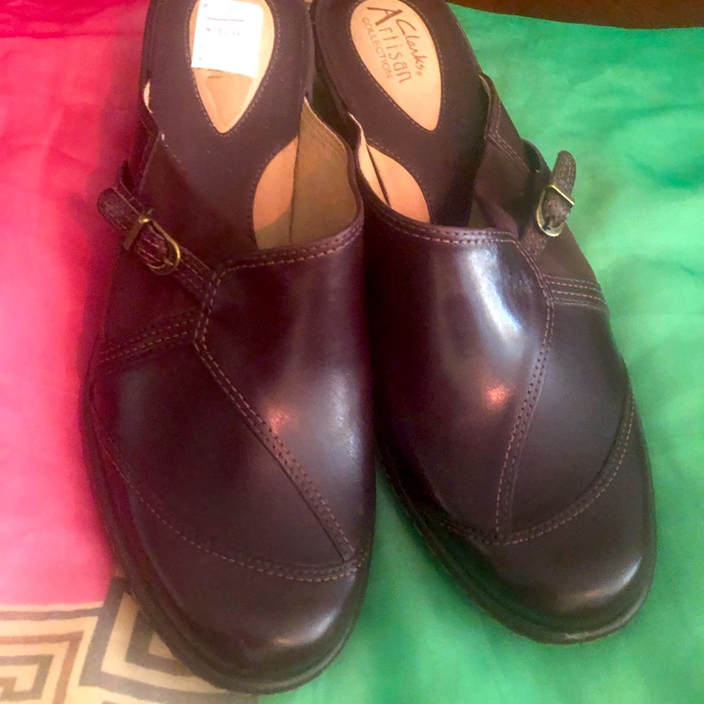 Brown Clark’s shows comfortable